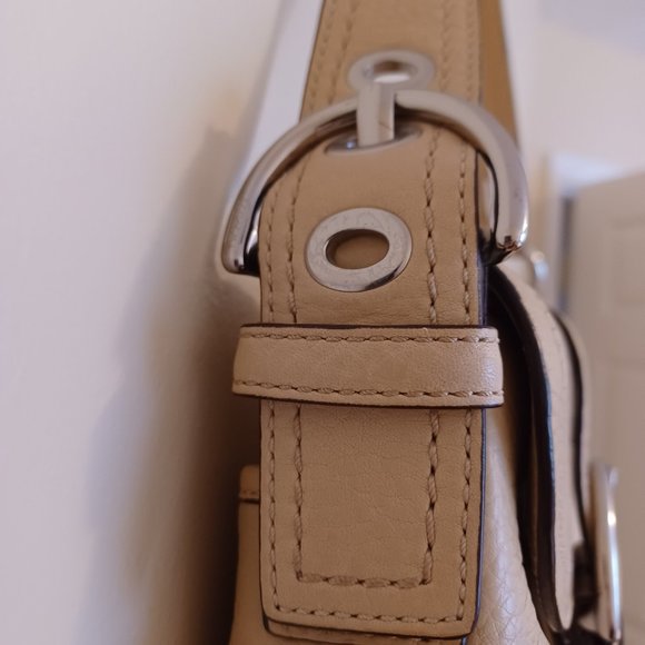 Coach Vintage Small Flap Hobo Shoulder Bag F10909 - Picture 9 of 11